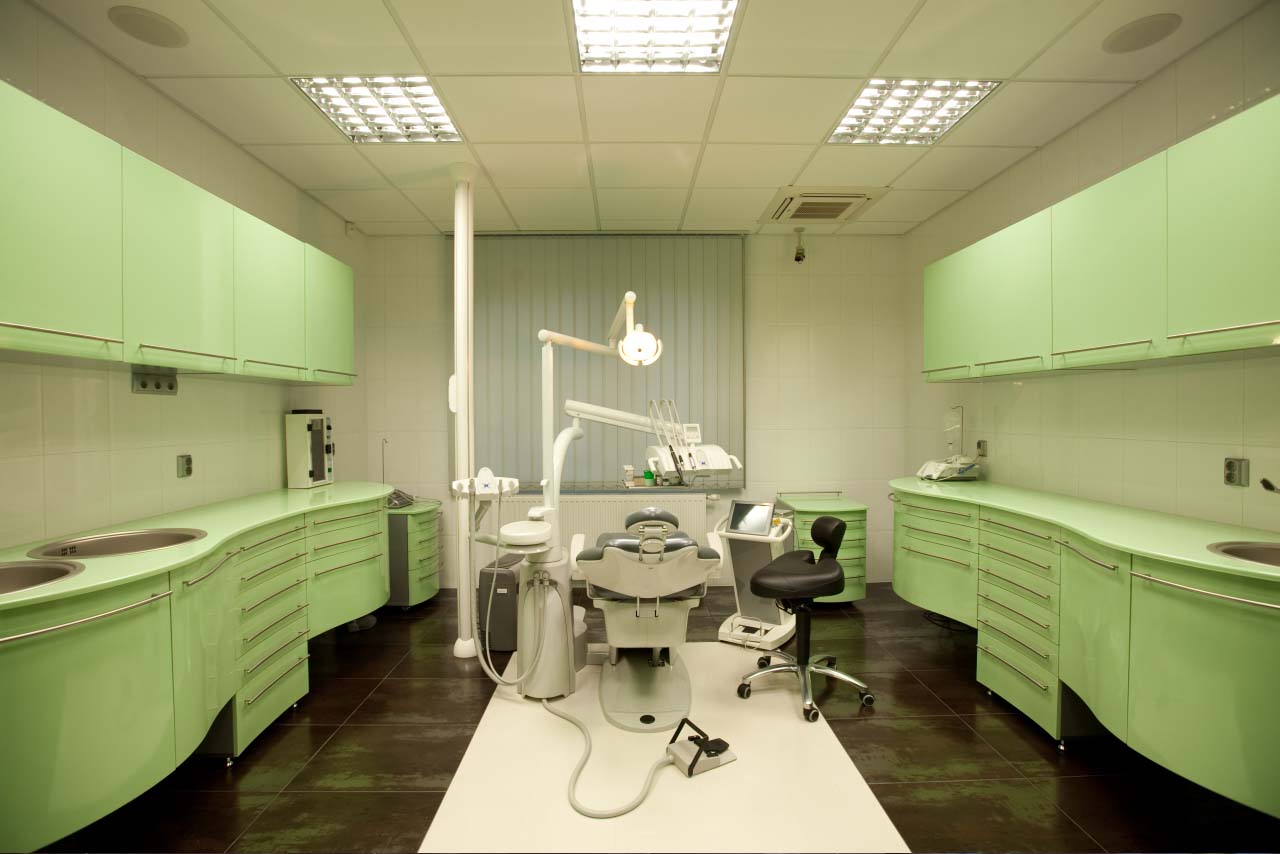 Treatment room at Perfect Smile Dental Implant Center Hungary